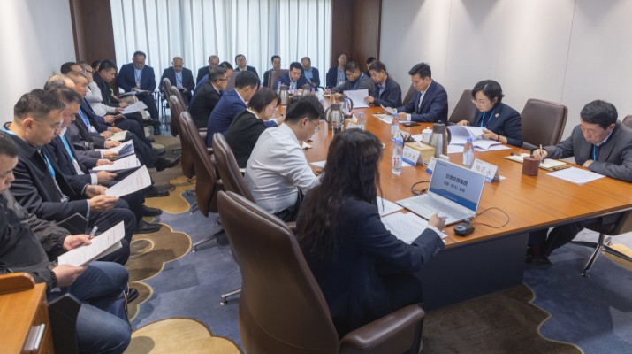 2月11日下午，甘肃文旅集团党委召开党委（扩大）会议，全面传达学习2026年度省属企业和市州国资监管机构负责人会议精神，结合集团实际，研究部署贯彻落实具体举措。集团领导班子成员、各部门及各子公司主要负