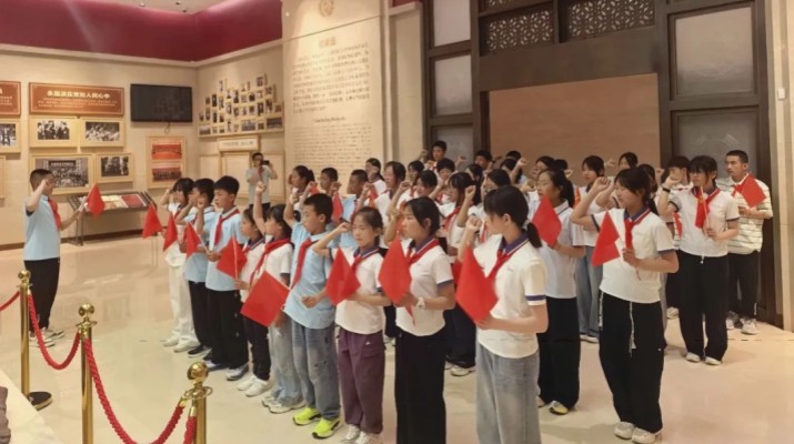 传承红色基因  争做时代少年——甘肃文旅集团赴南梁开展“六一”结对关爱儿童红色研学活动