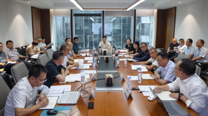 7月30日，甘肃文旅集团召开“十五五”发展规划研讨会。会议深入贯彻落实习近平总书记关于“十五五”规划编制工作的重要指示精神，紧紧围绕“文旅强省”战略部署，对集团“十五五”发展规划进行深入研讨，统一思想